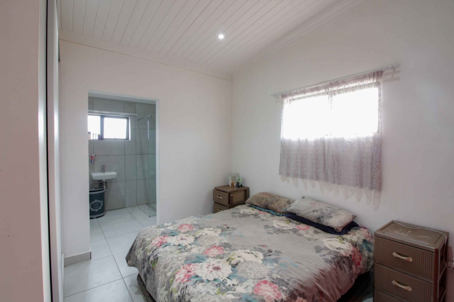 4 Bedroom Property for Sale in Wavecrest Eastern Cape